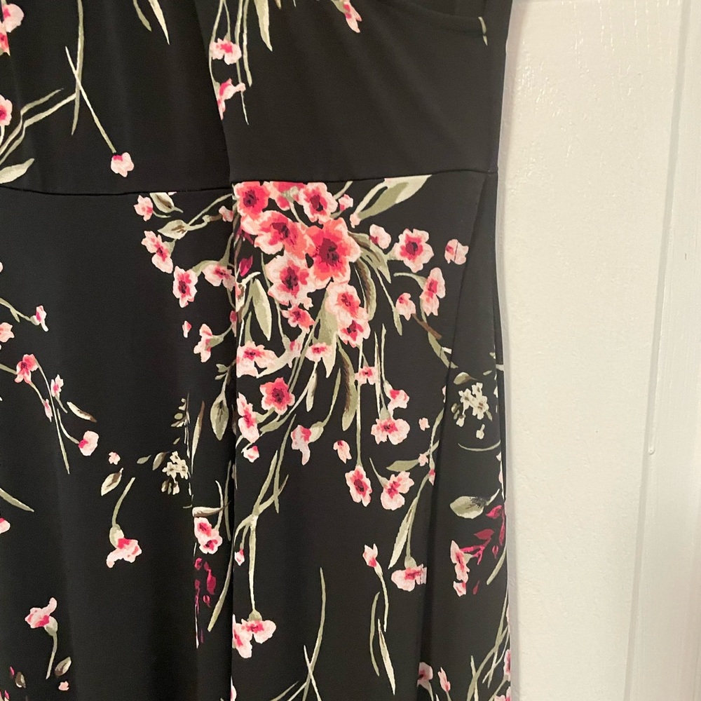WHBM Floral Faux Wrap Dress - Picture 4 of 5